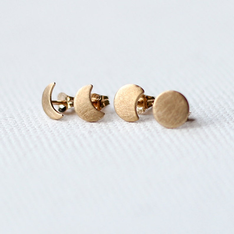 9ct Gold Moon Phase Stud Orecchini, set di orecchini non corrispondenti, oro giallo massiccio 9k, oro rosa 9k immagine 4