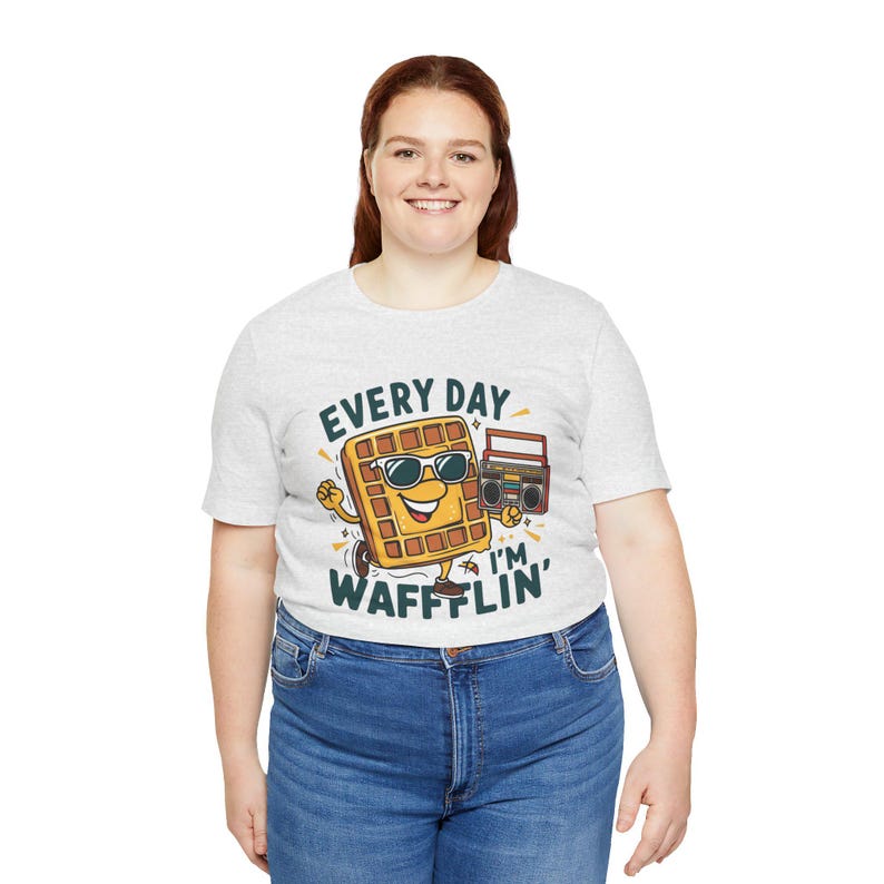 Every Day Im Wafflin T-Shirt | Funny Hip-Hop Waffle Graphic Tee | Unisex Foodie Shirt | Dancing Waffle Brunch Party Gift afbeelding 7