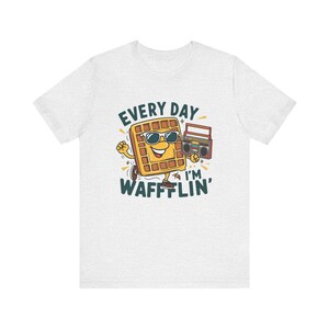 Every Day Im Wafflin T-Shirt | Funny Hip-Hop Waffle Graphic Tee | Unisex Foodie Shirt | Dancing Waffle Brunch Party Gift afbeelding 2