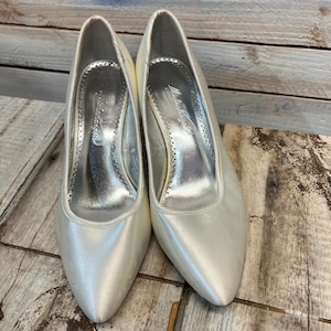 payless silver dress shoes Christian Siriano For Payless Silver Trendy Slip-On High Heel Shoes Size 8 Women