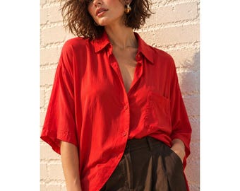 Camicetta Sostanza rossa 100% seta a maniche corte con bottoni, stile minimalista anni '90, taglia L