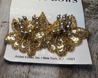 Clips para zapatos vintage con cuentas doradas y lazo floral con lentejuelas, estilo glamcore de los años 80.