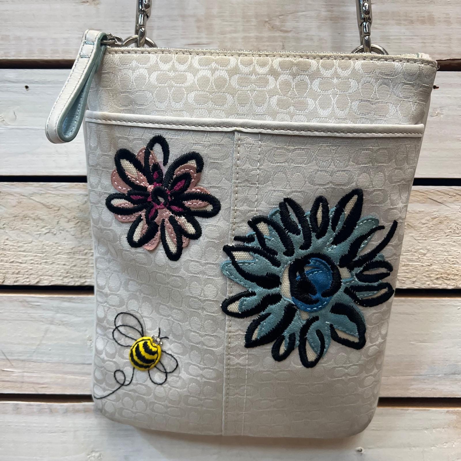 Vintage Coach F10872 Signature Swingpack Floral Applique Bee 