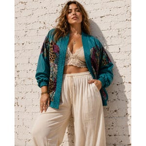 Giacca kimono vintage Regal color verde acqua con patchwork, stampa leopardata e paisley, modello Mob Wife Jewel XL