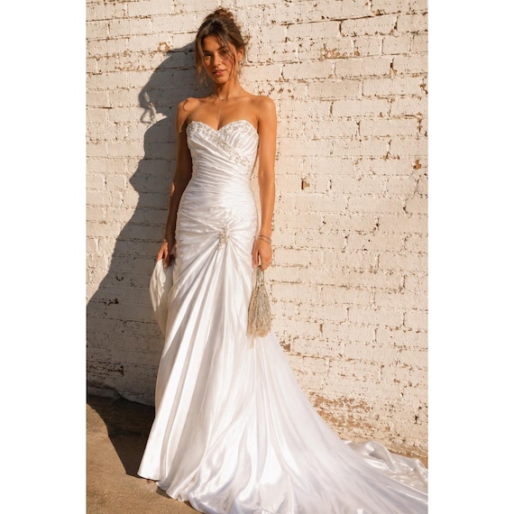 mori lee beaded wedding dress Vintage White Satin Corset Mermaid Bridal Gown 4-8 Size:0-6 MONTHS Pose for the camera Costume_Animal Costume Altar'd State Baby Blue