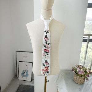 Floral Embroidered Groom Tie,Rose Vine Groom Necktie,Red Flower Wedding Tie,Groom&#39;s Floral Lace Tie,Floral Pattern Groom Tie