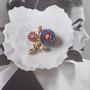 Vintage 1960&#39;s Floral Bouquet Brooch/Pin