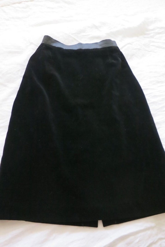 Vintage 80's Black Velvet Escada Pencil Skirt Sati