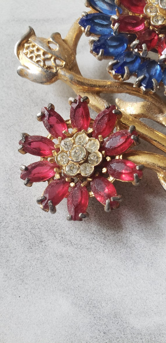 Vintage 1960's Floral Bouquet Brooch/Pin - image 5