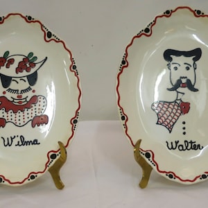 Pair of Vintage Decorative &#39;Walter & Wilma&#39; Plates