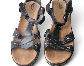 Vintage Black leather criss cross fisherman flats mules sandals shoes wedges goth y2k #cottagecore #boho #2000s Size 10