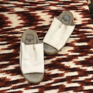 Dr Martens Vintage Y2k Sandals US 8 White Leather Chunky Sole Slip Ons Flower Dr Martens Vintage Y2k Sandals US 7 White Leather Chunky  main image 3