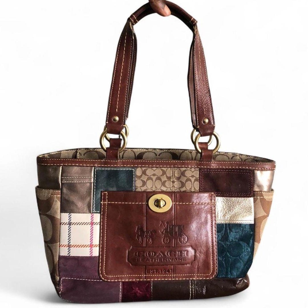 バッグ COACH Y2K Turnlock Signature Tote Bag Vintage Coach Patchwork Holiday Y2K 2000s Tote Bag Purse Leather