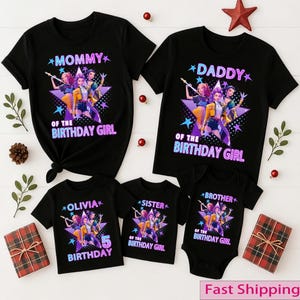 Puede incluir: Camisetas negras con un gr&aacute;fico colorido con personajes animados. Las camisetas est&aacute;n etiquetadas como "Mommy", "Daddy", "Olivia", "Sister" y "Brother", con el texto "Of The Birthday Girl". Tambi&eacute;n se incluye un body para beb&eacute;.