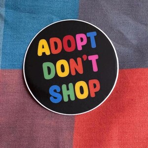 ADOPTEREN NIET SHOP | Ronde matte sticker van 4,5 cm afbeelding 8
