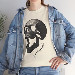 Camiseta gráfica de calavera gritando, ropa urbana gótica, camiseta negra unisex, ropa oscura y vanguardista, arte grunge