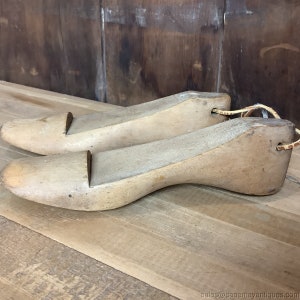 Pair Vintage Shoe Molds Set of 2 10&quot; length Solid Wood Original Patina