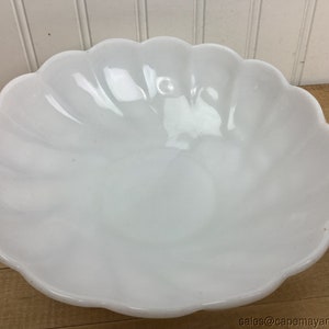 Opaque White Vintage Fruit Bowl Swirl Design Bottom Scalloped Rim 9.25&quot; by 3&quot;