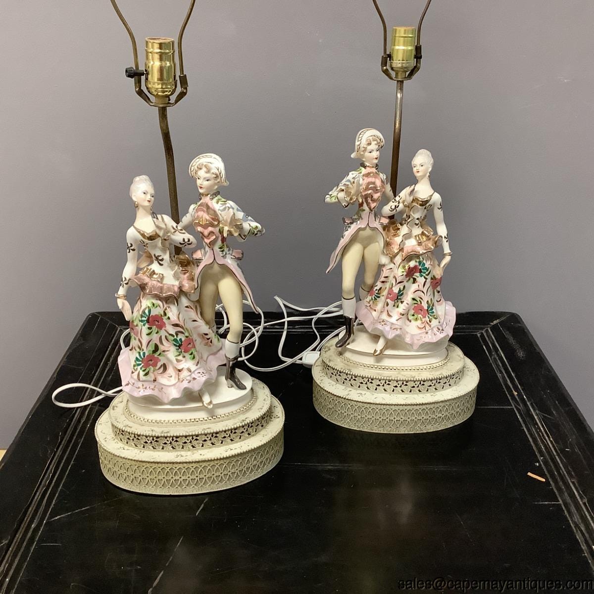 Vintage Victorian Romantic Couple Lamp - Etsy