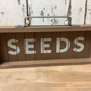 Semillas Signo De pie Estante de madera Decoración Mango galvanizado Marrón Blanco Letras Fijador