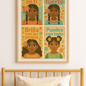 Könnte beinhalten: Ein gerahmter Kunstdruck mit vier Tafeln, die jeweils ein Mädchen und einen spanischen Satz zeigen. Die Mädchen haben dunkle Haut und Blumenschmuck. Sätze sind "Cree en ti" und "Eres fuerte". Das Kunstwerk ist in einem hellen Holzrahmen.