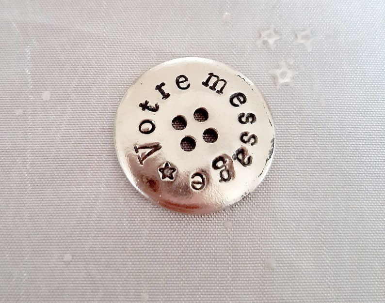 Bouton personnalisé/custom stamped button image 1