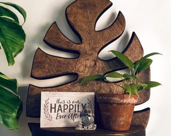 Monstera Leaf Wooden Wall Shelf – Handmade Boho Floating Shelf for Plants, Bedroom, Living Room Decor – Rustic Wood Botanical Wall Organizer