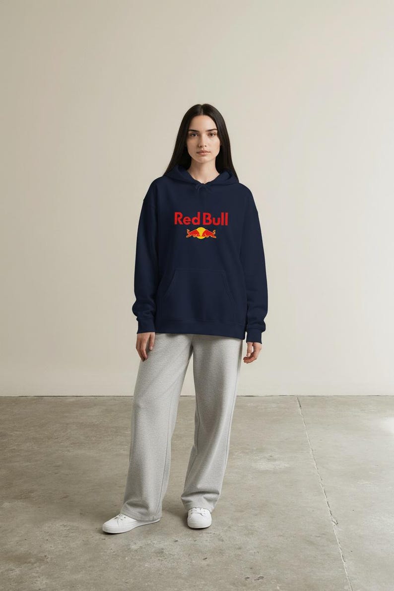 Bluza z kapturem Red Bull Racing, bluza z kapturem zespołu F1, bluza z kapturem Red Bull F1 Team, odzież na dzień wyścigu, idealna dla fanów Red Bulla, unisexowa bluza z kapturem wyścigowa zdjęcie 2