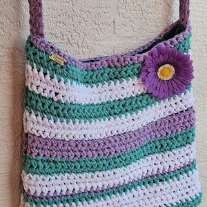 Bolsa de playa tejida a crochet, hilo de camiseta de algodón, grande, totalmente forrada, con rayas verdes, lilas y blancas, 40 x 40 cm. ROBLE