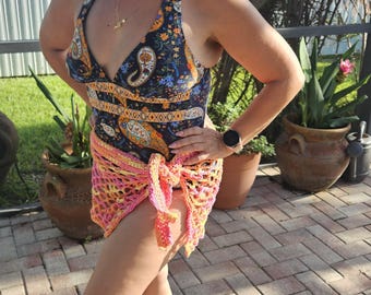 Traje de baño tipo pareo de crochet hecho a mano: red coral, rosa y amarilla