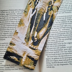 Unique 3D-Printed Elephant Bookmark | Gold Black | Book Lover Gift | Handmade PLA Book Accessory