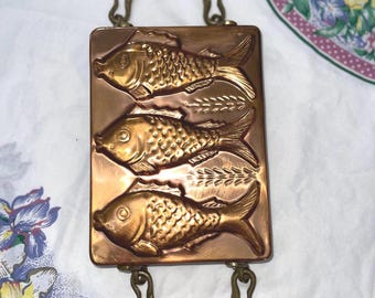 Vintage Kupferform Fisch mit Messinggriffen