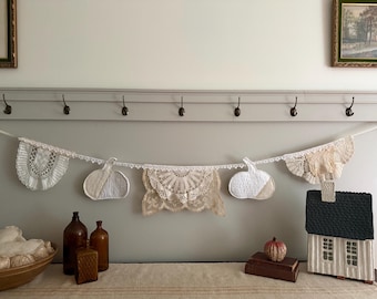 Pumpkin and Doilies Neutral Fall Autumn Halloween Garland / Shabby Chic Vintage Quilt and Doily Pennants / Prim Cottage Core Coquette
