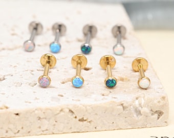 Pendiente labret de oro y ópalo blanco, joyería para piercing de labio de titanio G23 con parte trasera plana, pendiente de ópalo para cartílago, hélix y tragus, joyería corporal delicada