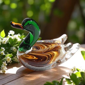 Handgefertigte Entenfigur aus Kristallglas: Gartendekoration