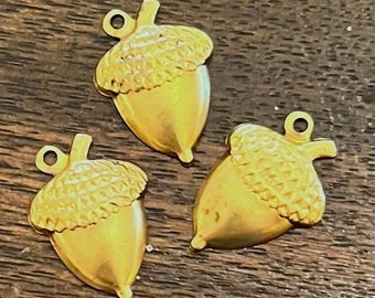 Acorn Charms (3 to a package) ~ Price Includes Shipping