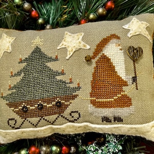 Santa's On His Way   PDF DOWNLOAD Cross Stitch