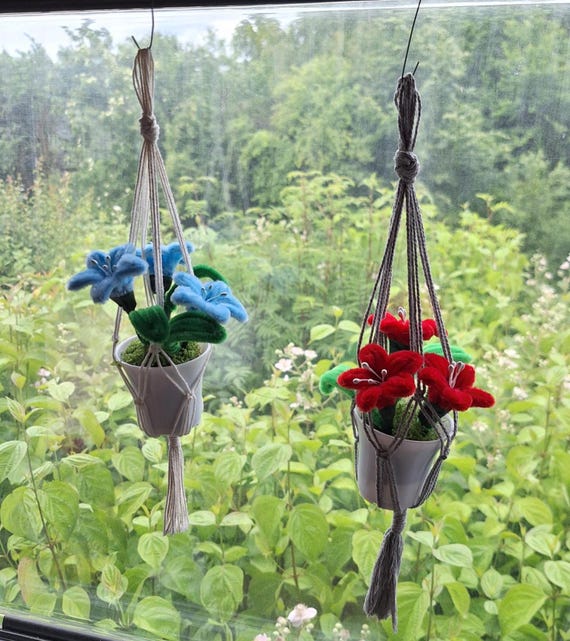Handmade Makramee Blumenampel mit immer blhenden Blumen fr Wohnmobil,  Wohnwagen, Fenster o.a. aus Pfeifenputzer. Geringes Gewicht (30g) - Etsy.de