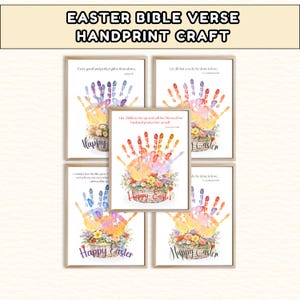 Könnte beinhalten: Eine Sammlung gerahmter Handabdruck-Kunstwerke mit Ostermotiven. Jeder Druck zeigt farbenfrohe Handabdrücke über einem Blumenkorb und die Worte "Happy Easter". Der obere Teil des Bildes lautet "EASTER BIBLE VERSE HANDPRINT CRAFT."
