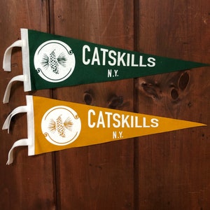 Catskills Vintage Style Pennant Souvenir  Flag Catskill Mountains 7x 21