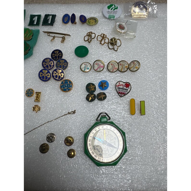 Vintage Girl Scouts & Boy Scouts Pin Badge Lot Uniform Insignia Compass Mixed image 2