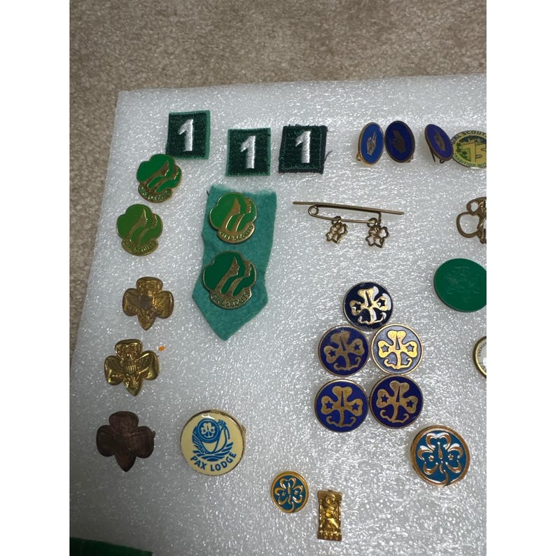 Vintage Girl Scouts & Boy Scouts Pin Badge Lot Uniform Insignia Compass Mixed image 4