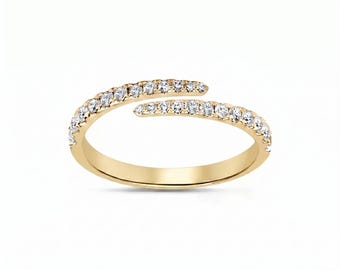 Anello a spirale con diamante sintetico / Fede a fascia in oro massiccio / Anello di promessa etico