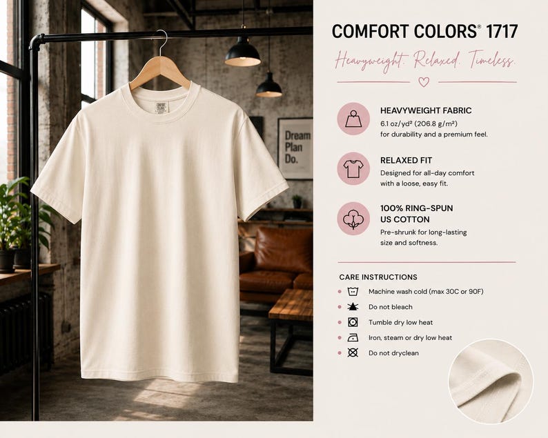 Pu&ograve; includere: Una t-shirt a maniche corte color crema appesa a una gruccia di legno. L'immagine include testo che dettaglia le specifiche Comfort Colors 1717: tessuto pesante da 206,8 g/m2, vestibilit&agrave; rilassata, 100% cotone americano e istruzioni di lavaggio.