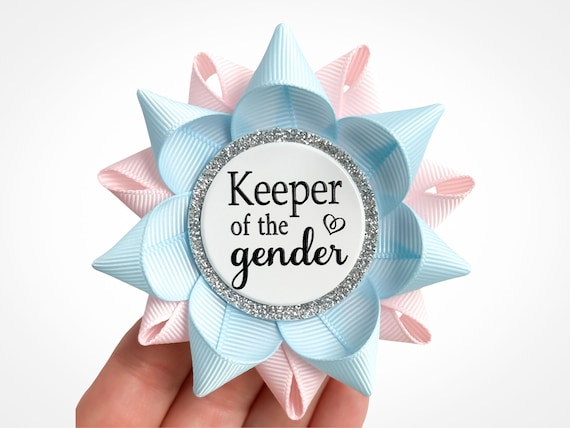 Gender reveal kistje met babyslofjes in blauw of roze