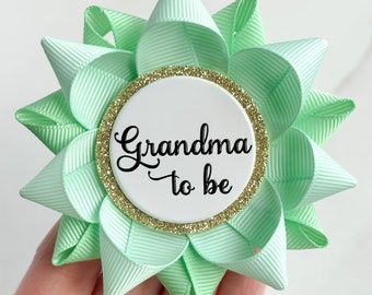New Grandma Gift Pin, New Grandma Pin, Mint Green Baby Shower Decorations, Gift for Grandma, Mimi, Nana, Nonna, Oma, Mint and Light Green