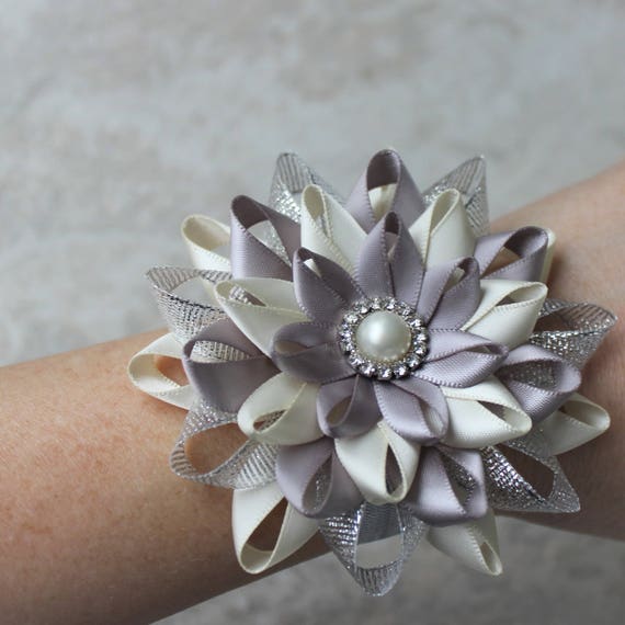 wrist flowers for bridesmaids