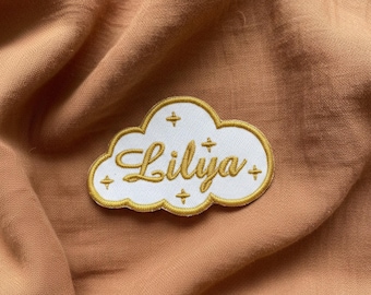 Naszywka z haftowanym imieniem chmurki – spersonalizowana naszywka do prasowania dla dziecka – haftowane imię na pluszowej zabawce, torbie lub ubranku dziecka