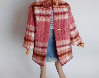 Abrigo rosa pastel para muñeca – Moda hecha a mano con aspecto de lana suave para muñecas de 29 cm (11,5 pulgadas)