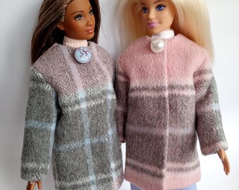 Abrigo rosa a cuadros para muñecas: ropa de invierno hecha a mano para muñecas de 29 cm